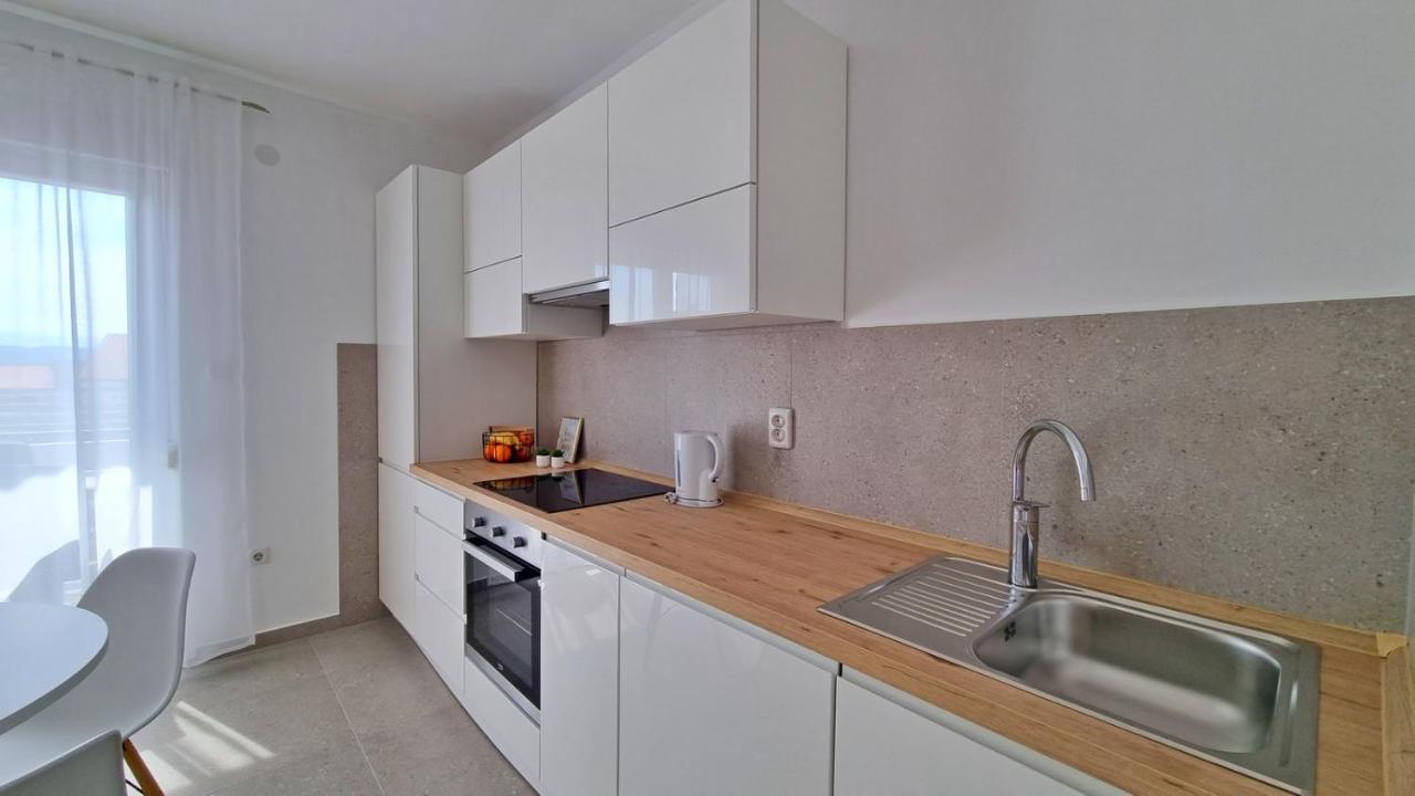 Apartmani Pavlovic Krk Town Esterno foto