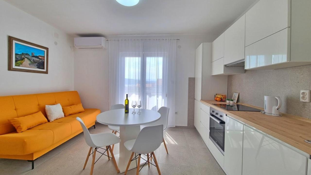 Apartmani Pavlovic Krk Town Esterno foto