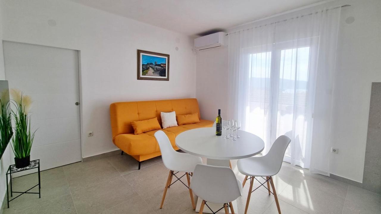Apartmani Pavlovic Krk Town Esterno foto