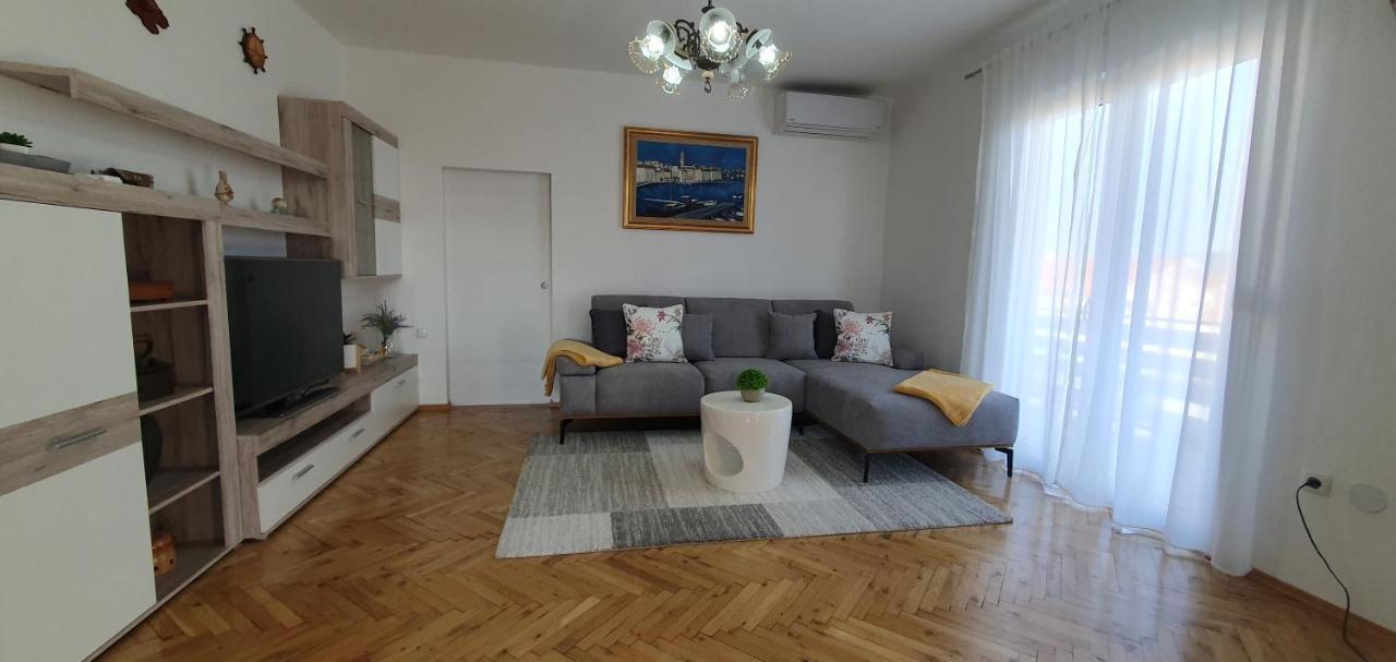 Apartmani Pavlovic Krk Town Esterno foto