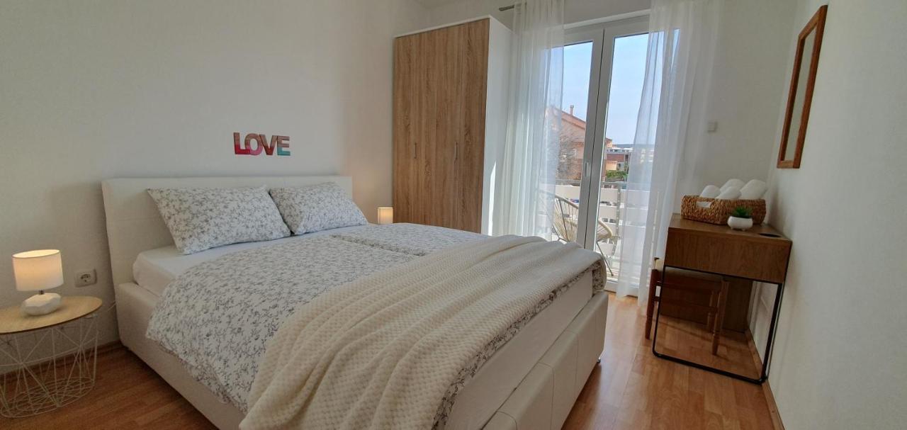 Apartmani Pavlovic Krk Town Esterno foto