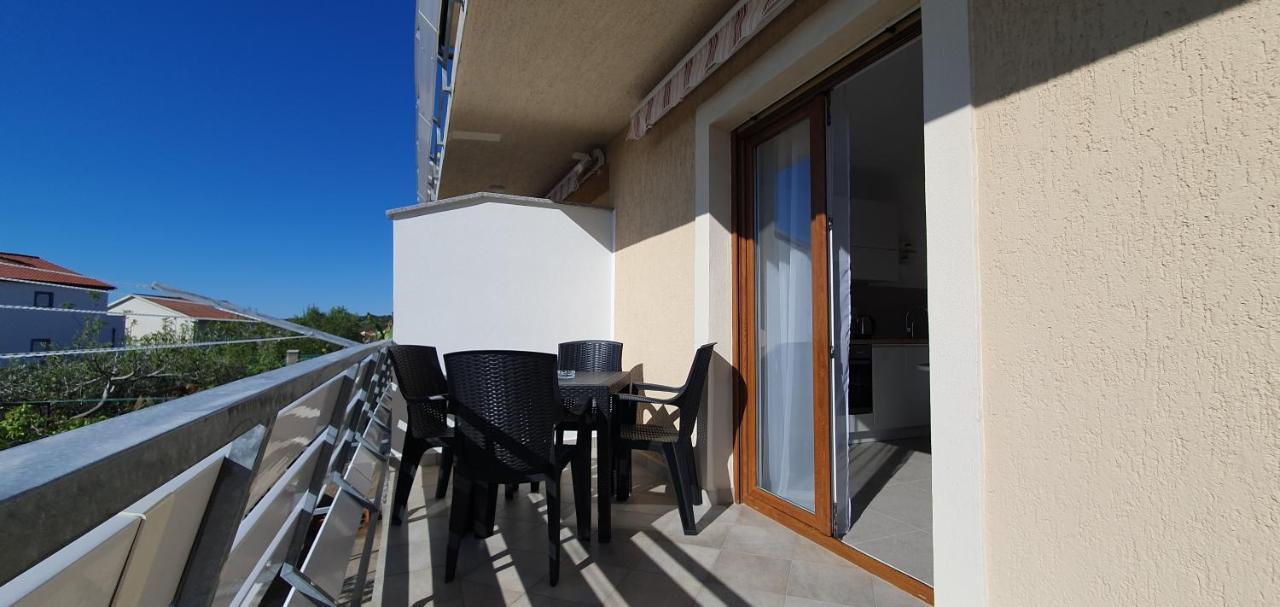 Apartmani Pavlovic Krk Town Esterno foto