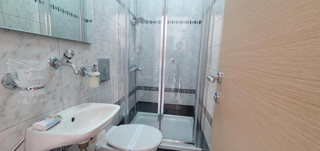 Apartmani Pavlovic Krk Town Esterno foto