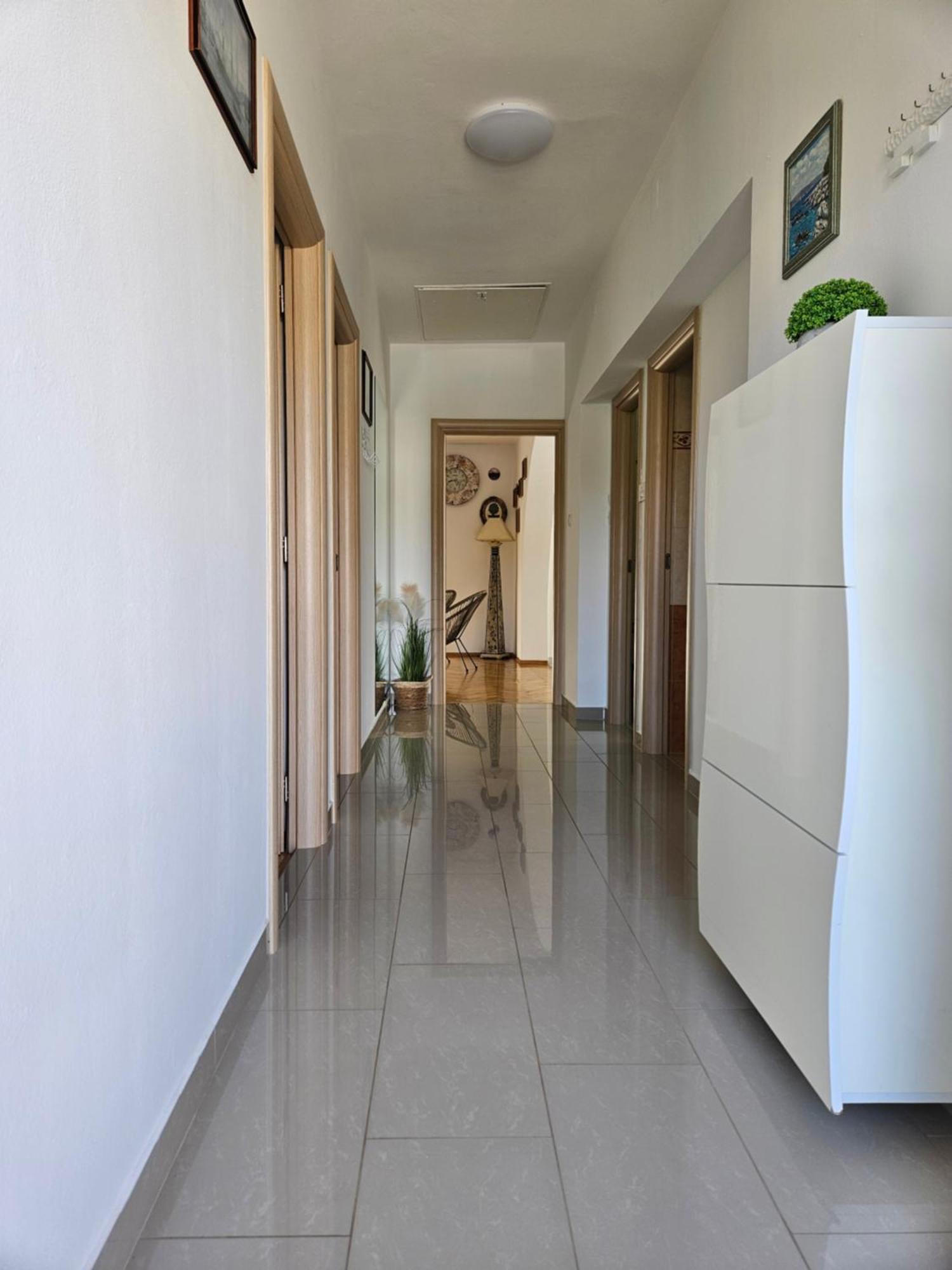 Apartmani Pavlovic Krk Town Esterno foto