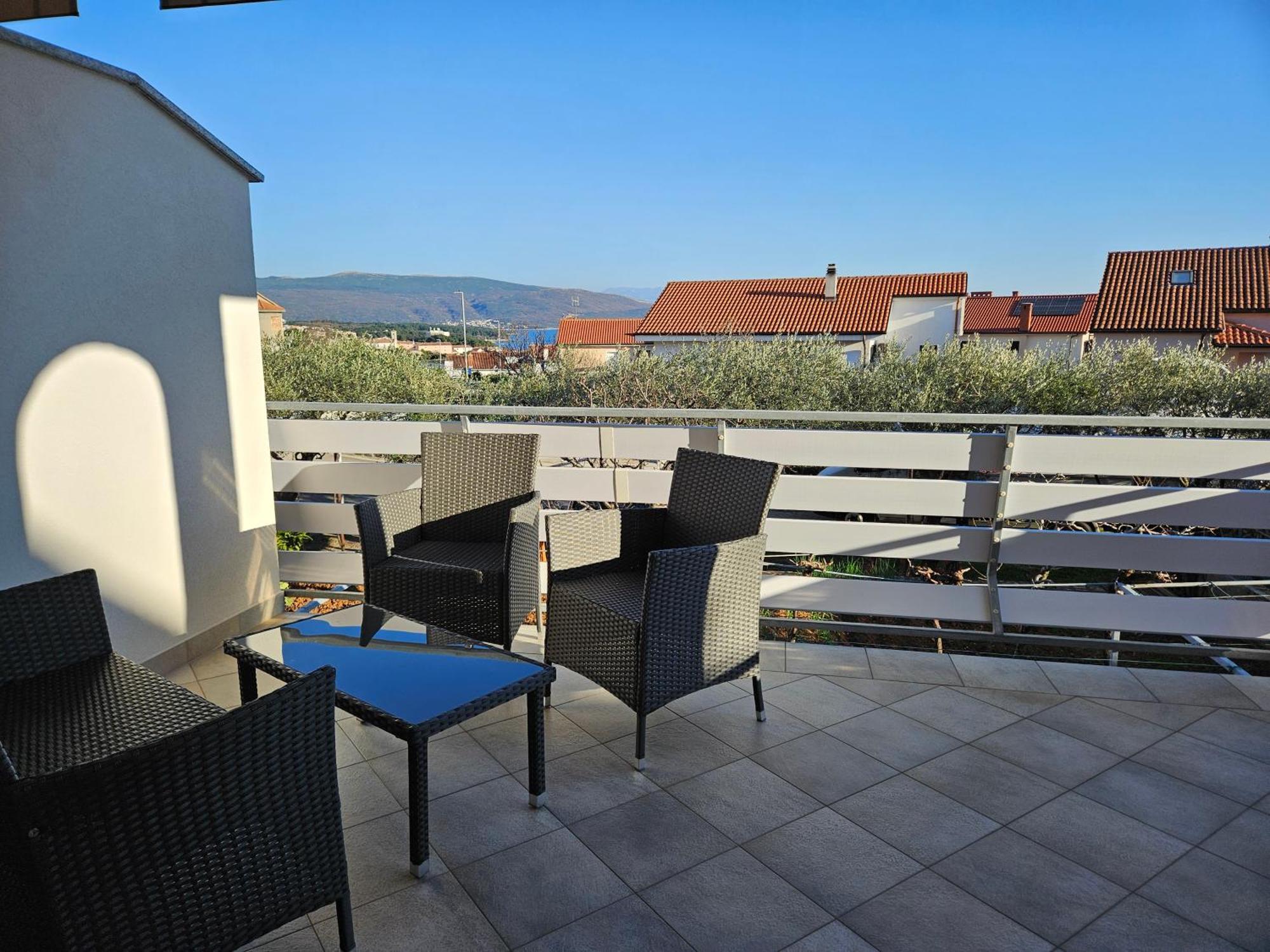 Apartmani Pavlovic Krk Town Esterno foto