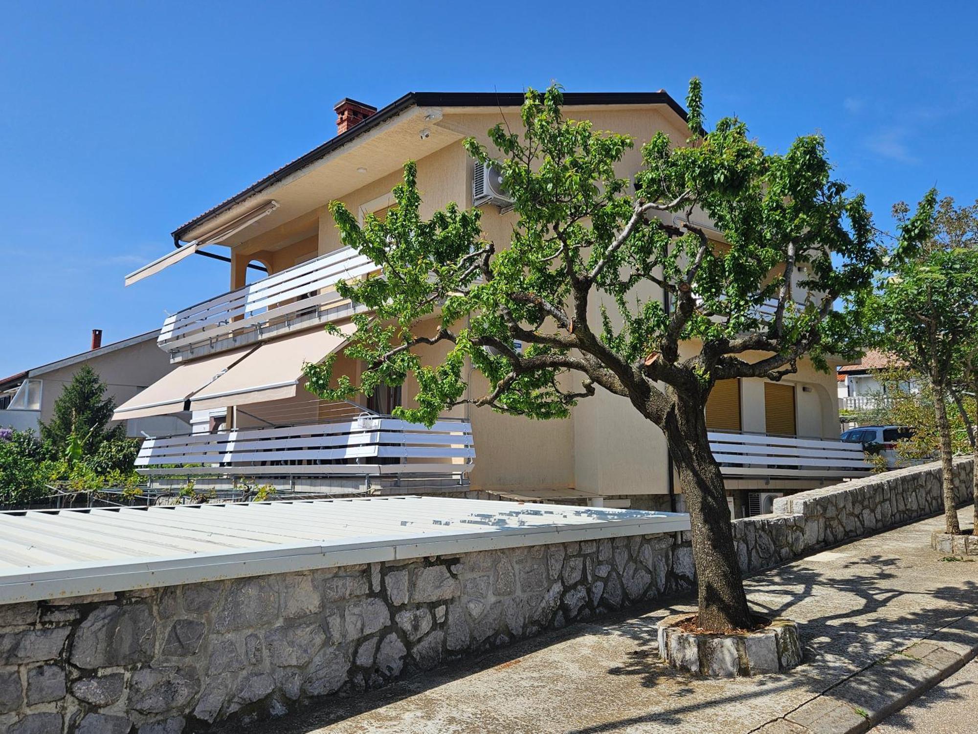 Apartmani Pavlovic Krk Town Esterno foto