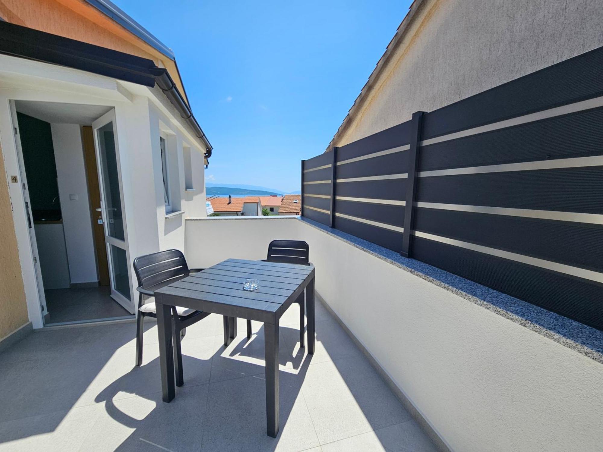 Apartmani Pavlovic Krk Town Esterno foto