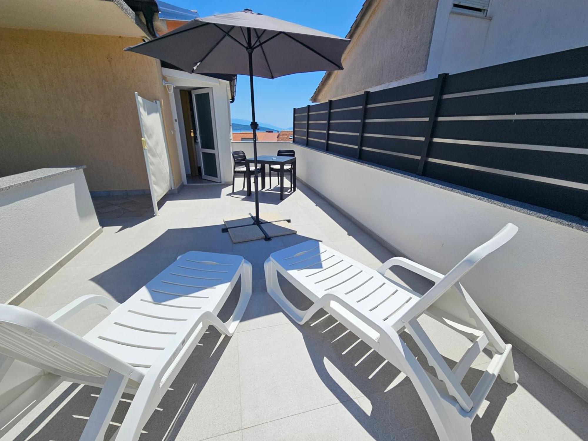 Apartmani Pavlovic Krk Town Esterno foto